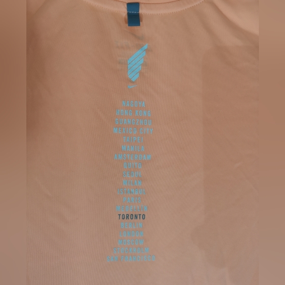 Nike Miller Running Women's 15K Toronto  Athletic T-Shirt Peach Size Small - Picture 9 of 11